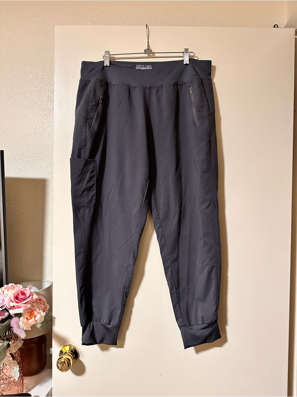 Healing hands scrub jogger pants petite